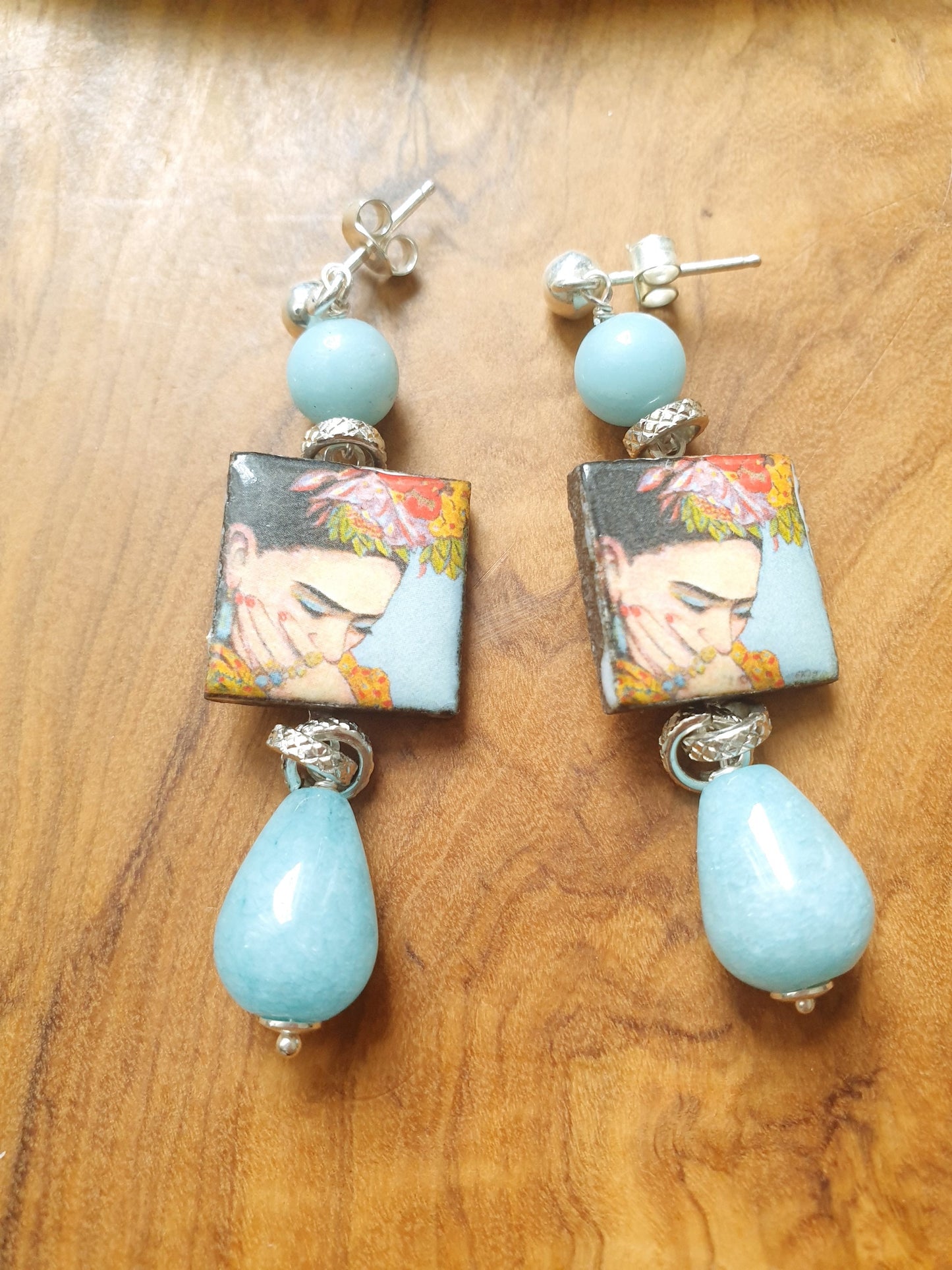 Orecchini in argento con ceramica di Caltagirone e acquamarina.