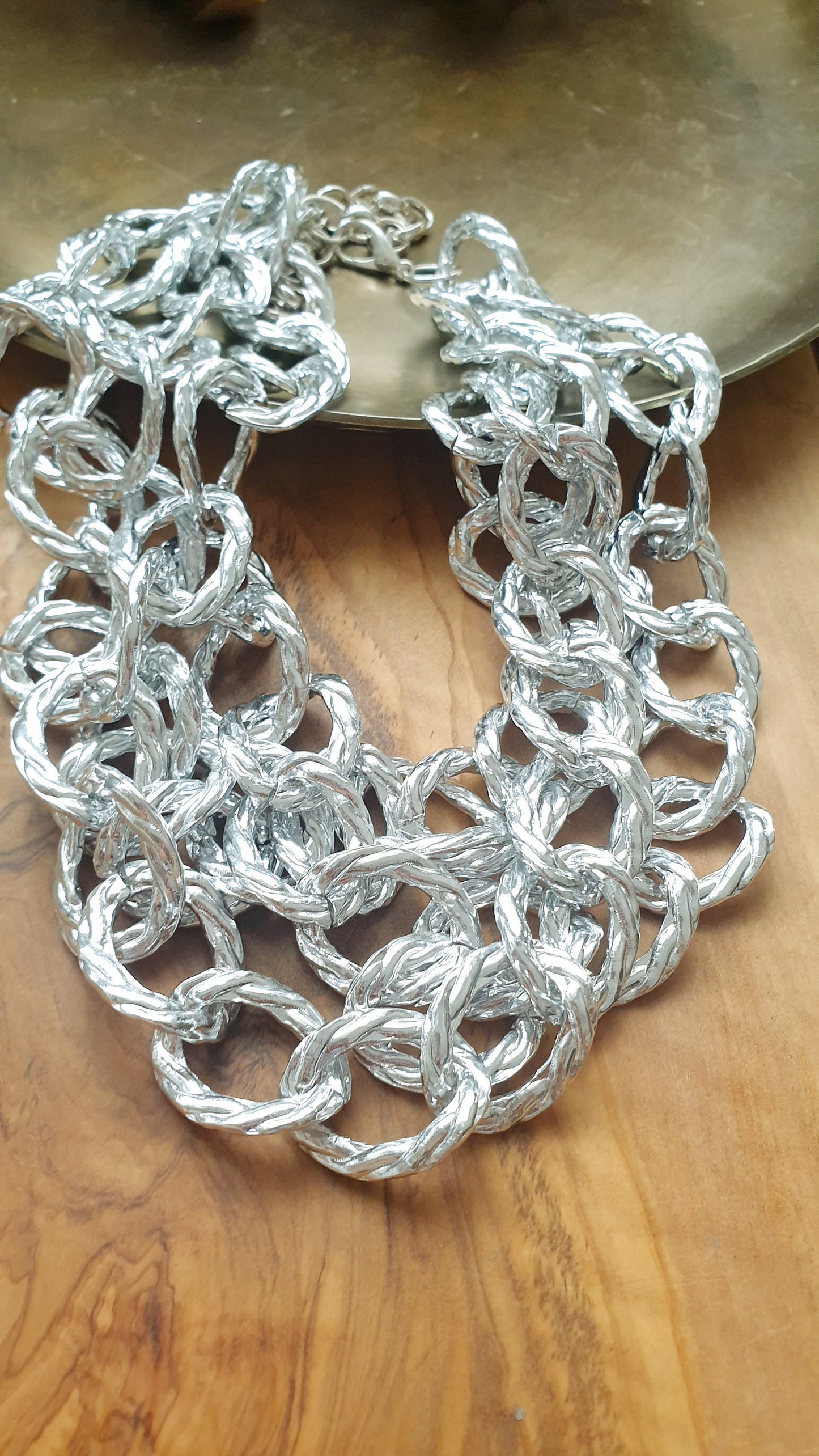 3-turn hammered aluminum choker.