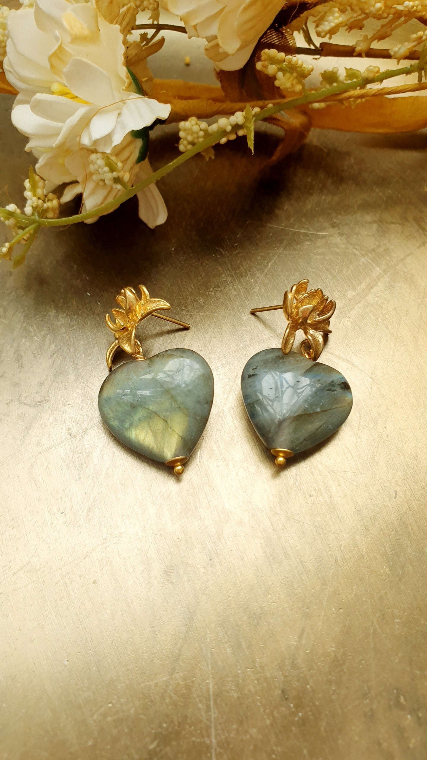 Orecchini in ottone con labradorite