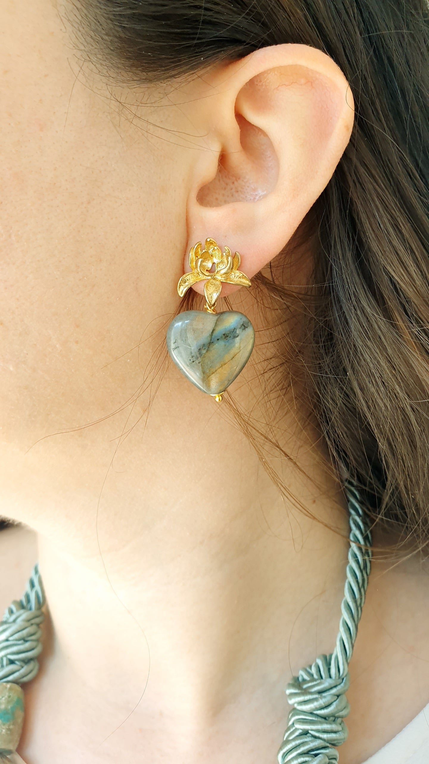 Orecchini in ottone con labradorite