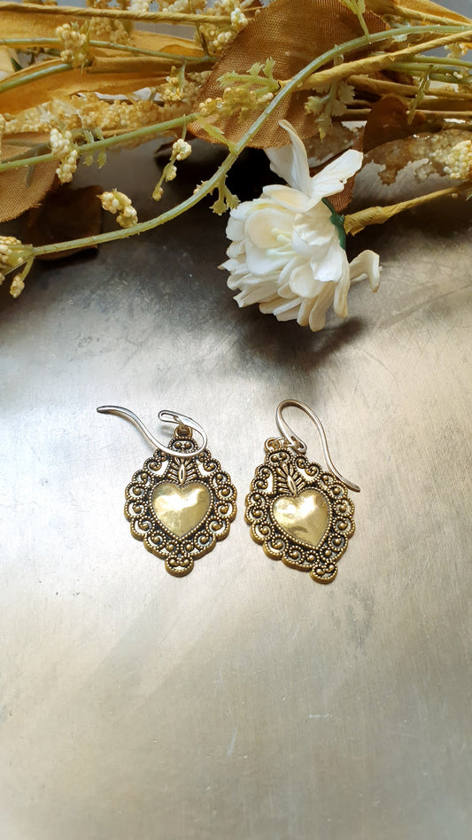 Orecchini cuore sacro in ottone