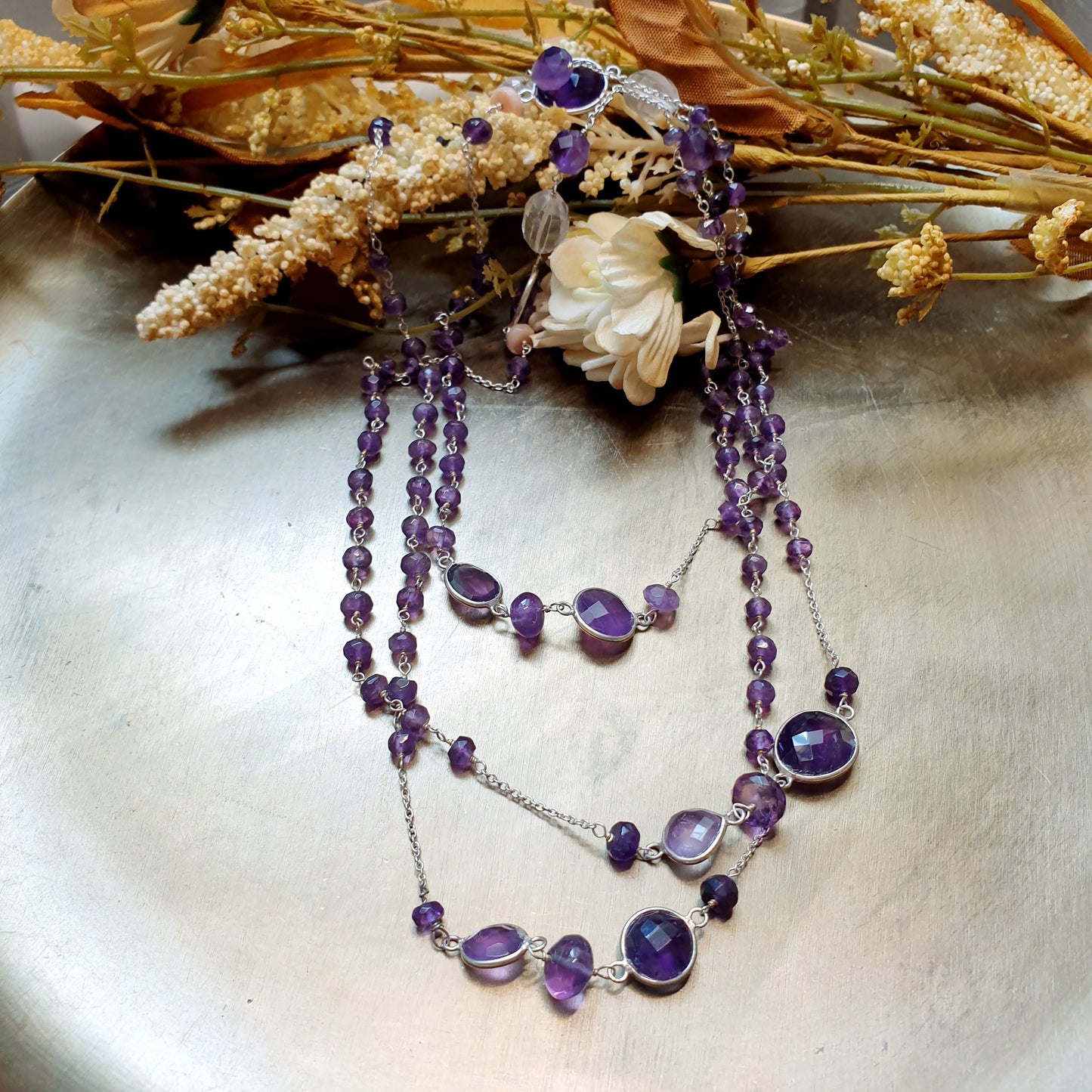Lunga collana in argento con ametista, quarzo ialino, opale