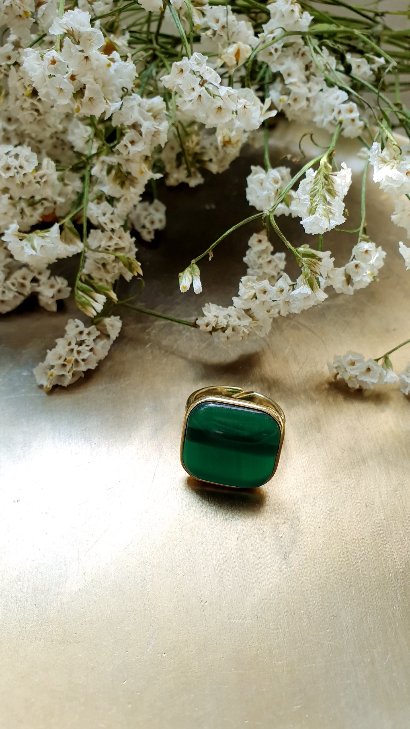 Anello regolabile con occhio di gatto verde