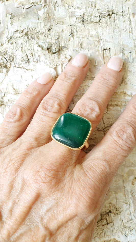 Anello regolabile con occhio di gatto verde