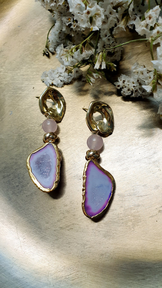 Orecchini in ottone con druse e quarzo rosa
