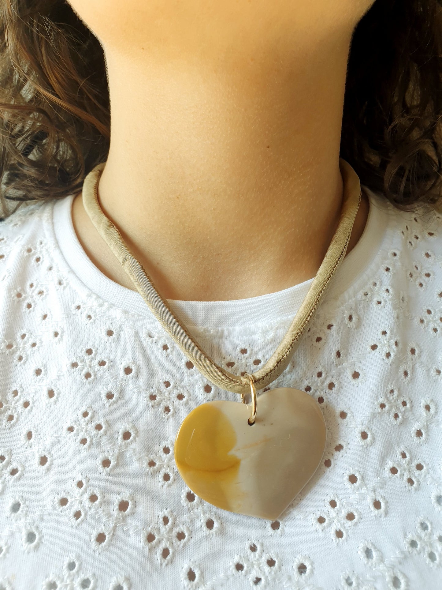 Girocollo in seta con cuore
