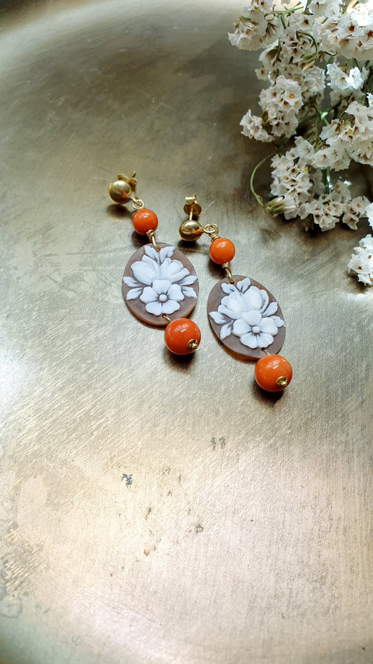 Orecchini in argento con cammeo e corallo