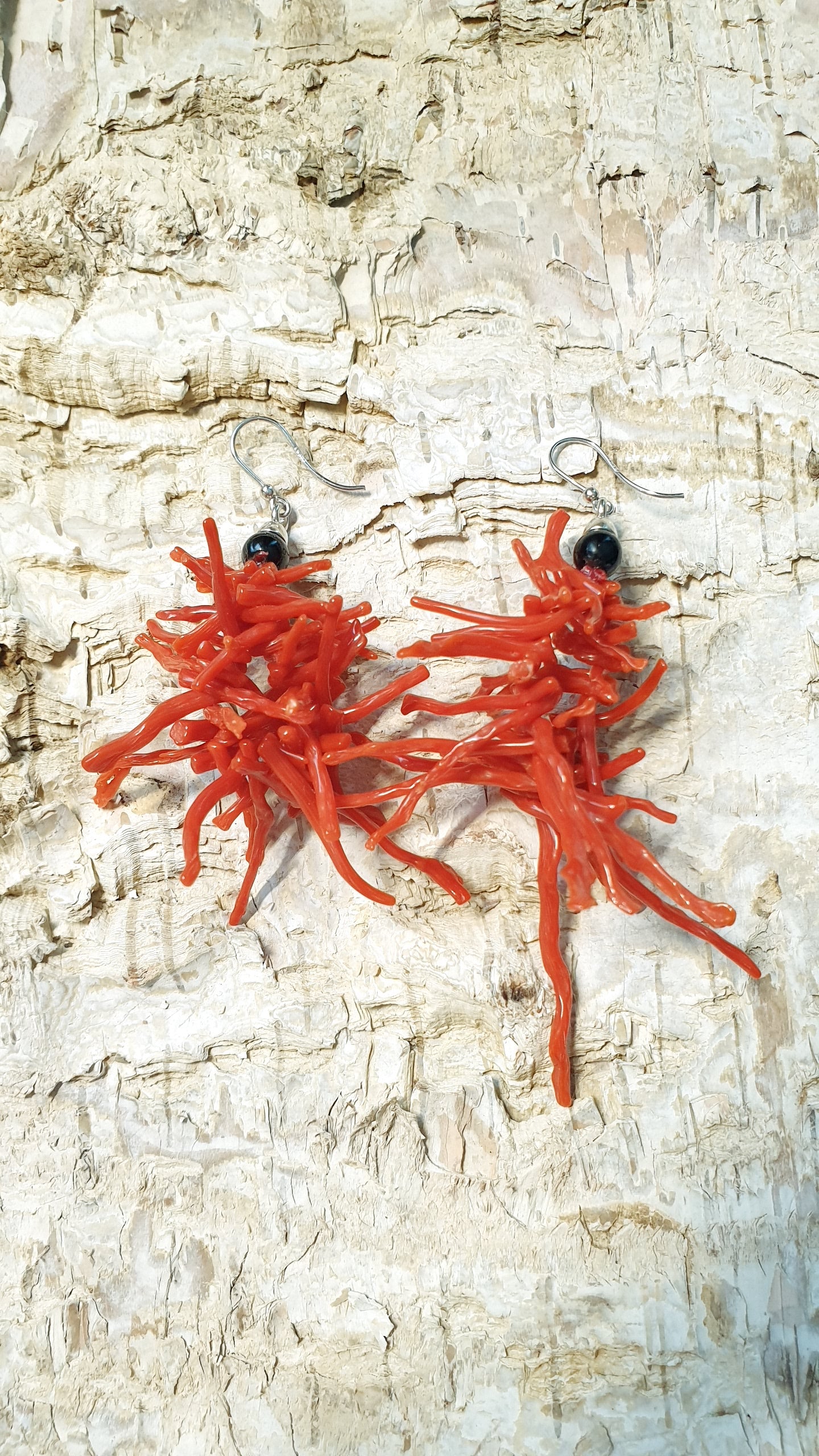 Orecchini in argento con corallo e onice