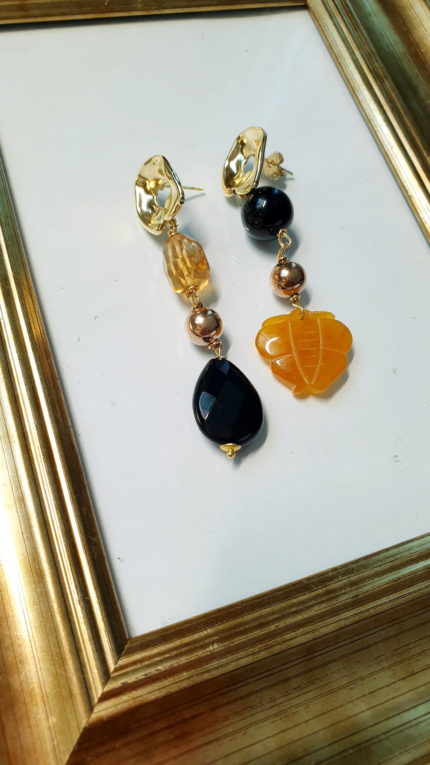 Orecchini in ottone, giada, citrino e onice