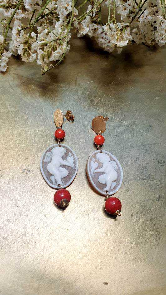 Orecchini angeli in argento con cammeo e corallo