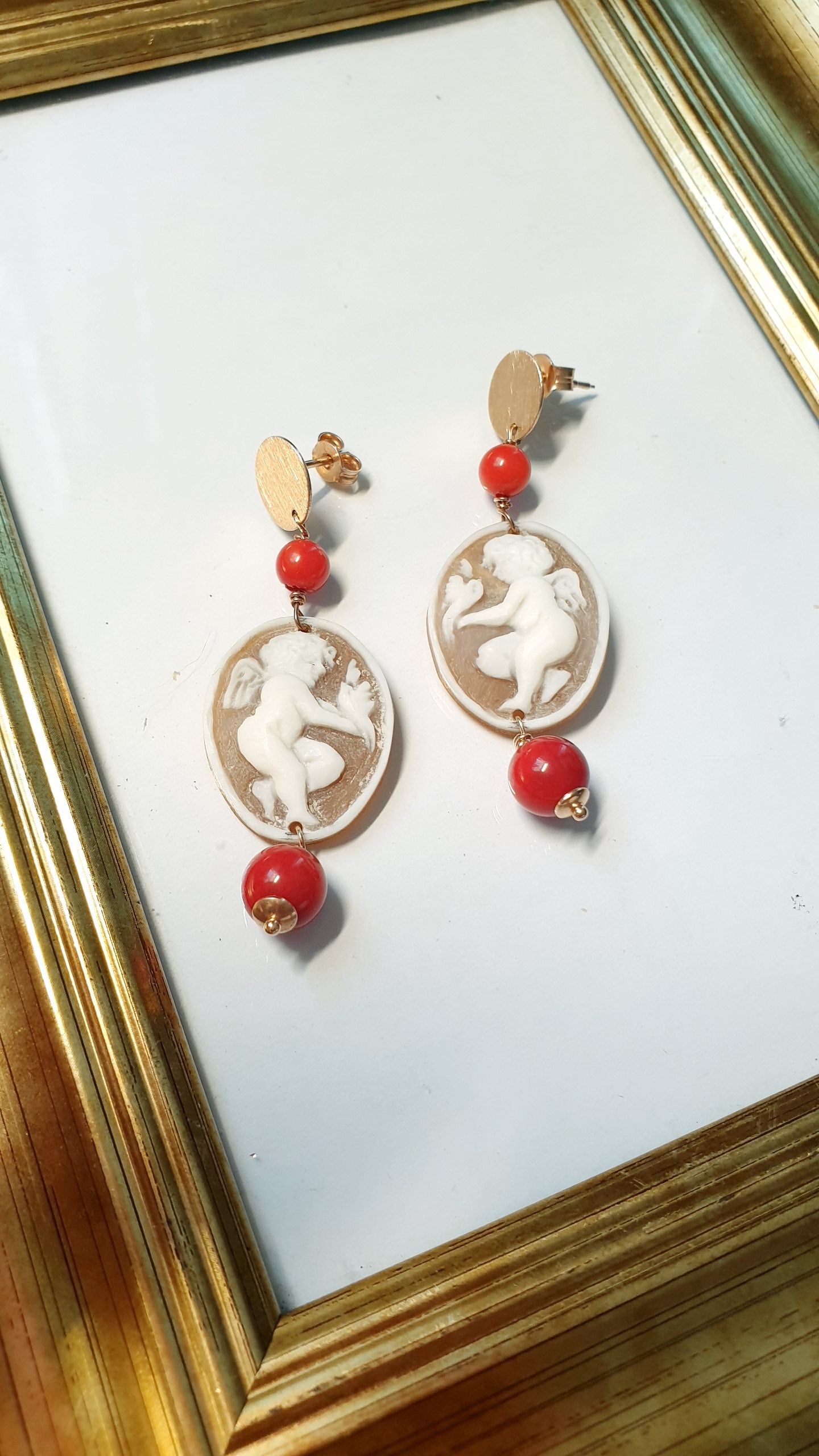 Orecchini angeli in argento con cammeo e corallo
