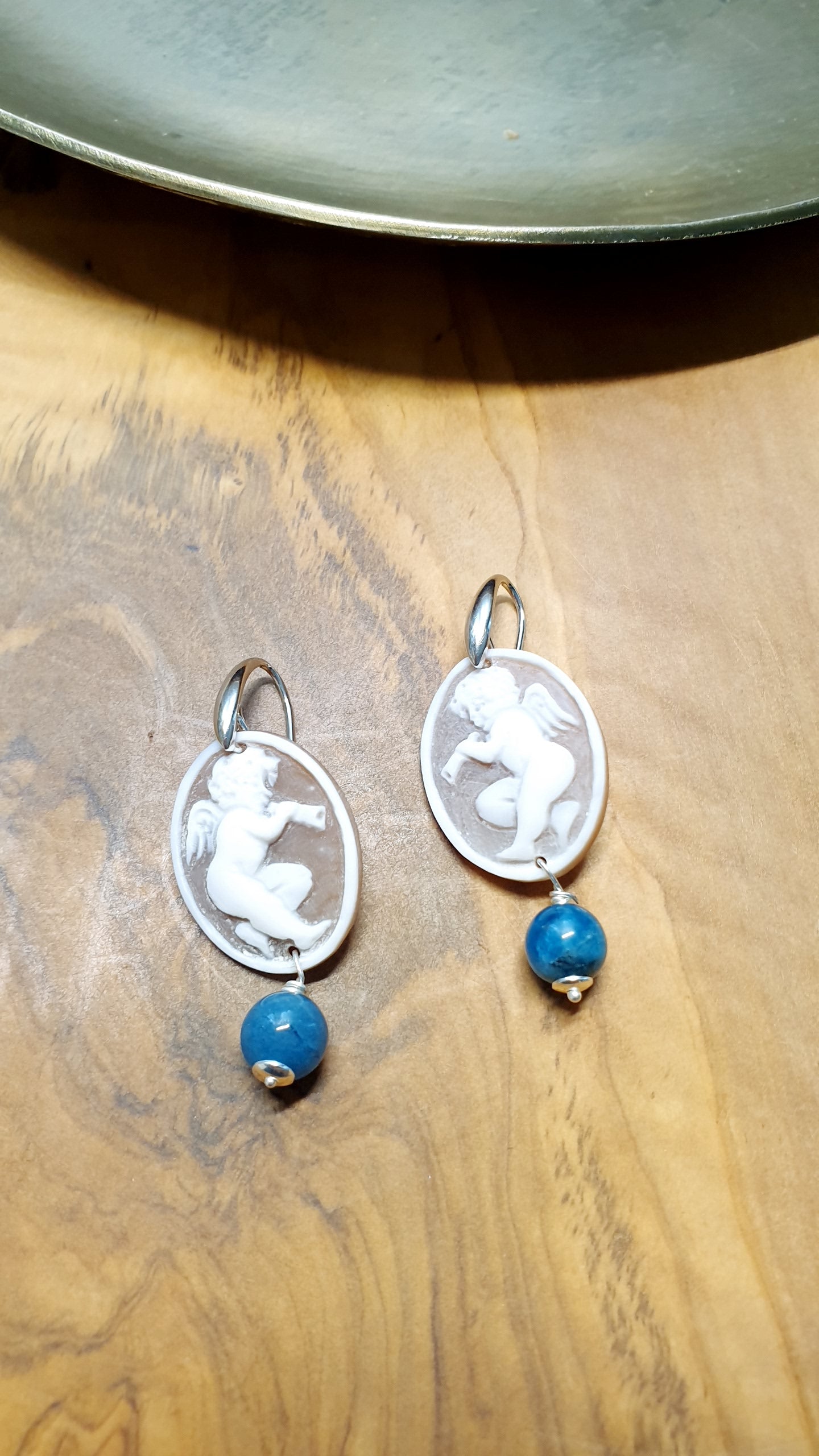 Orecchini in argento con cammei angeli e apatite