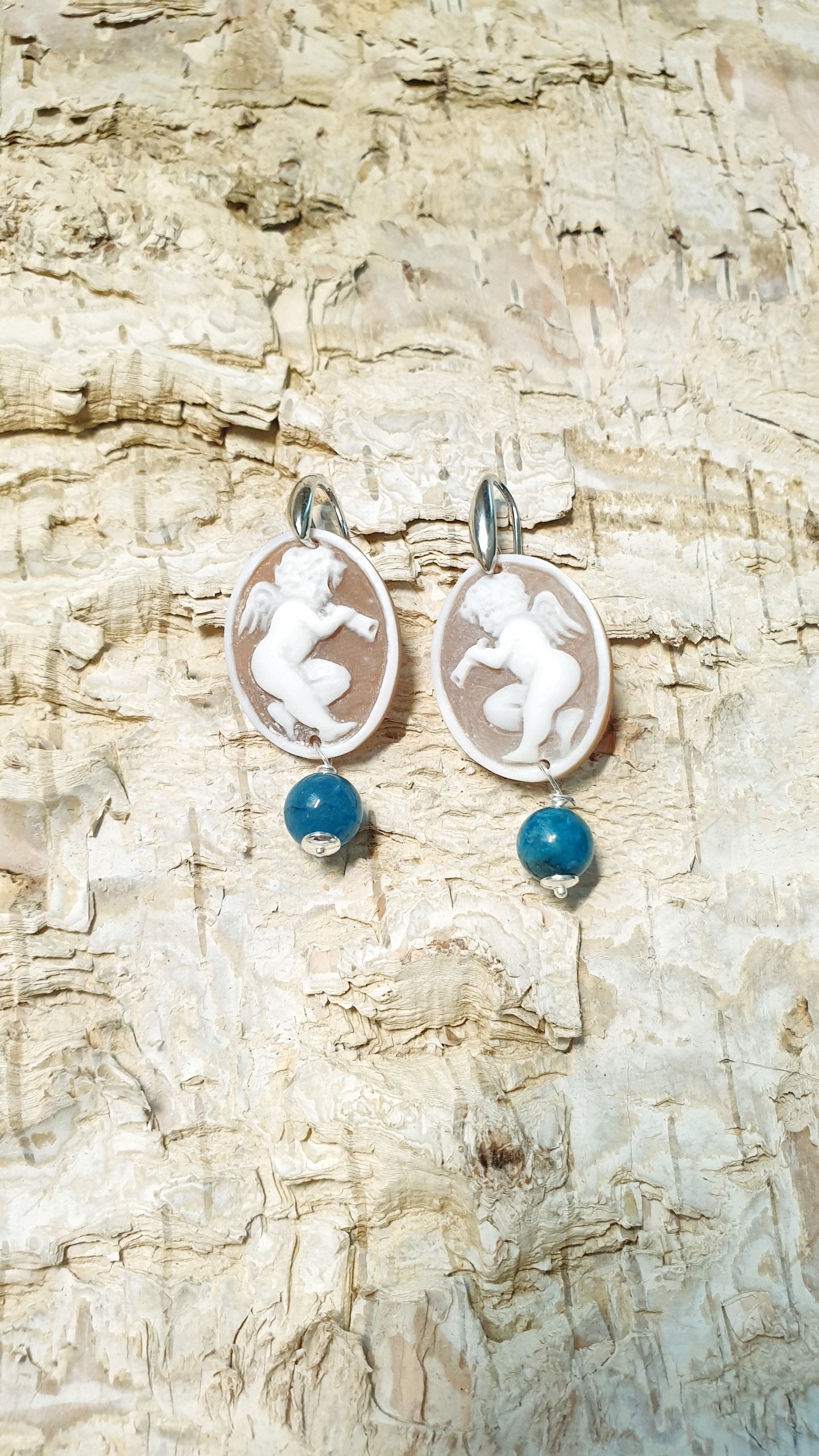 Orecchini in argento con cammei angeli e apatite