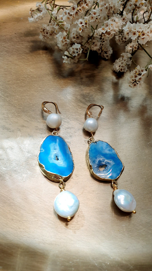 Orecchini in ottone con druse e perle