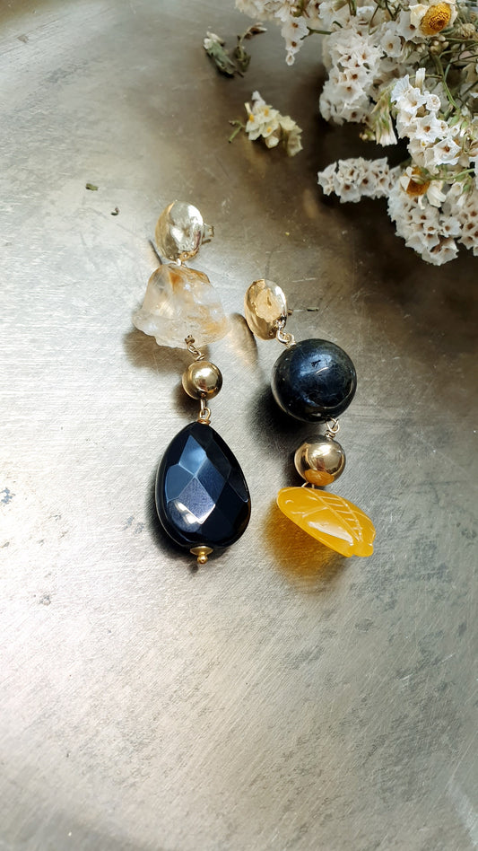Orecchini in ottone con onice, labradorite nera, giada, citrino