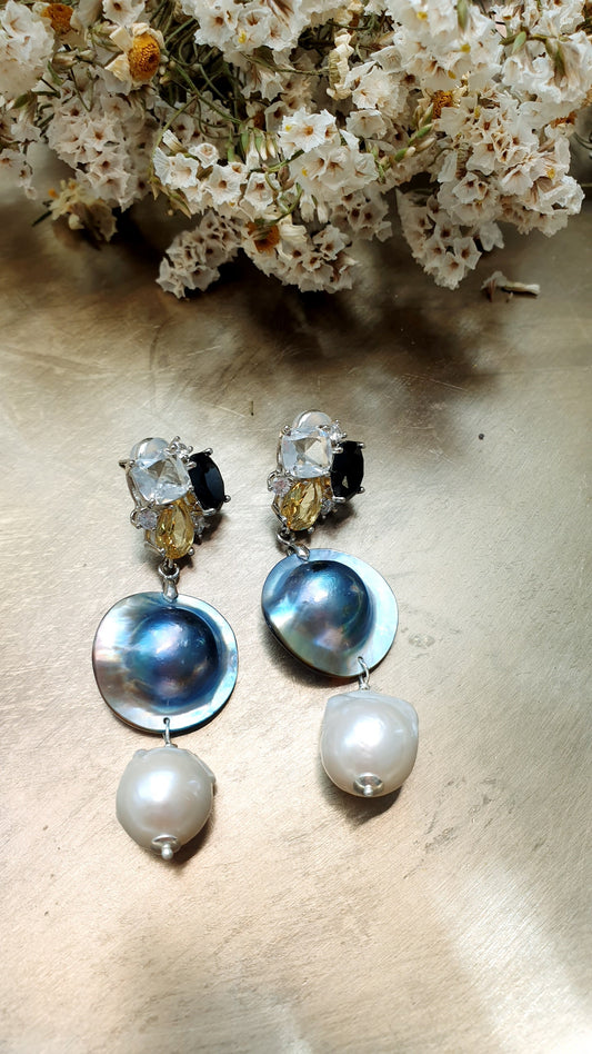 Orecchini cristalli con perle mabe