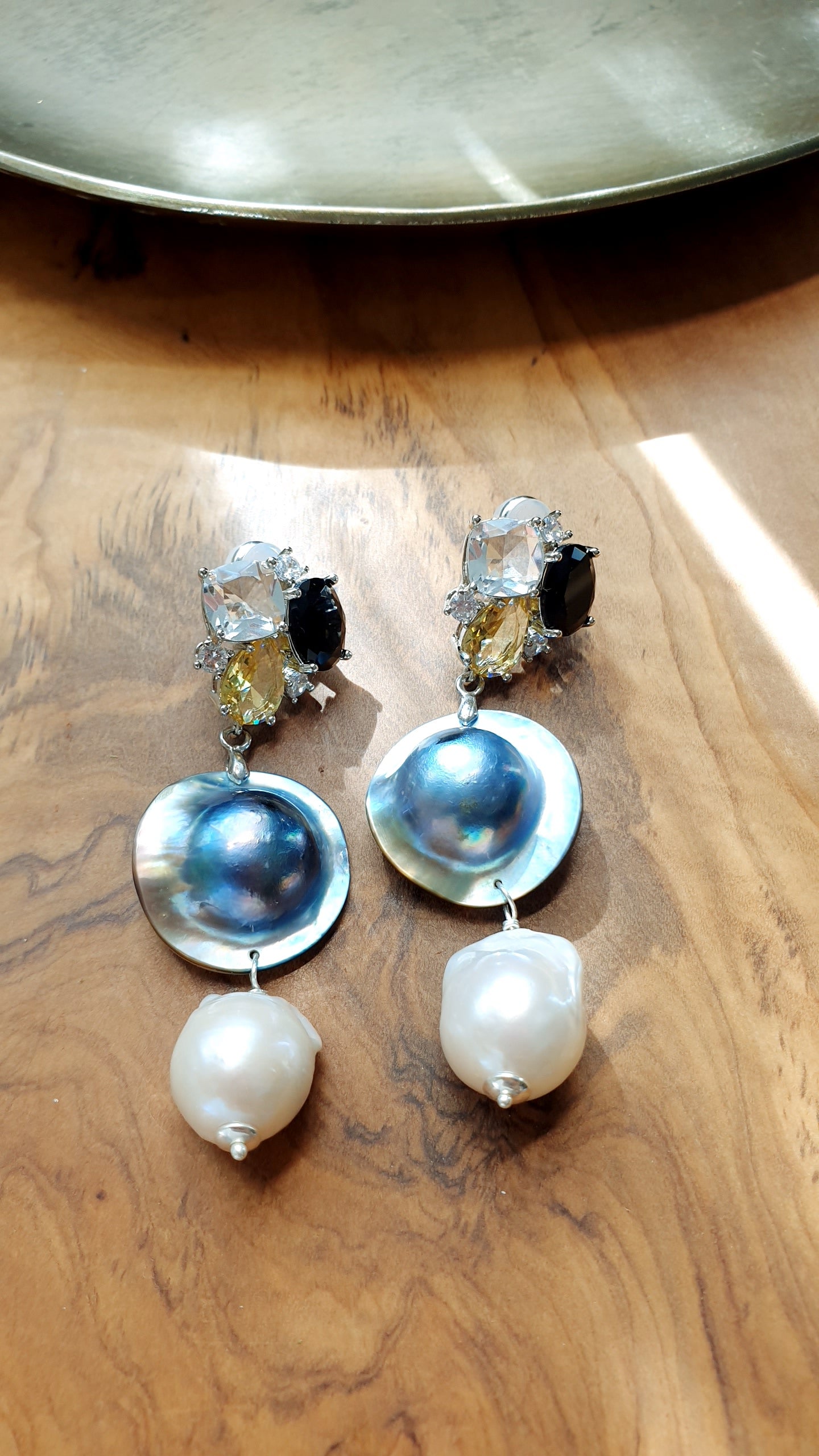 Orecchini cristalli con perle mabe