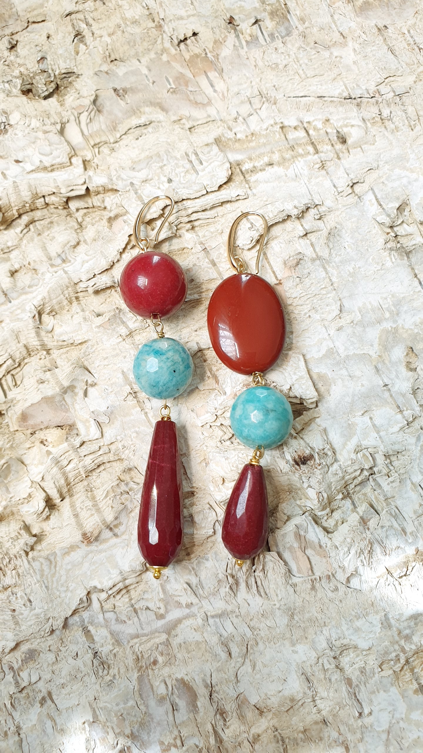 Lunghi orecchini  in amazonite, giada, mokaite