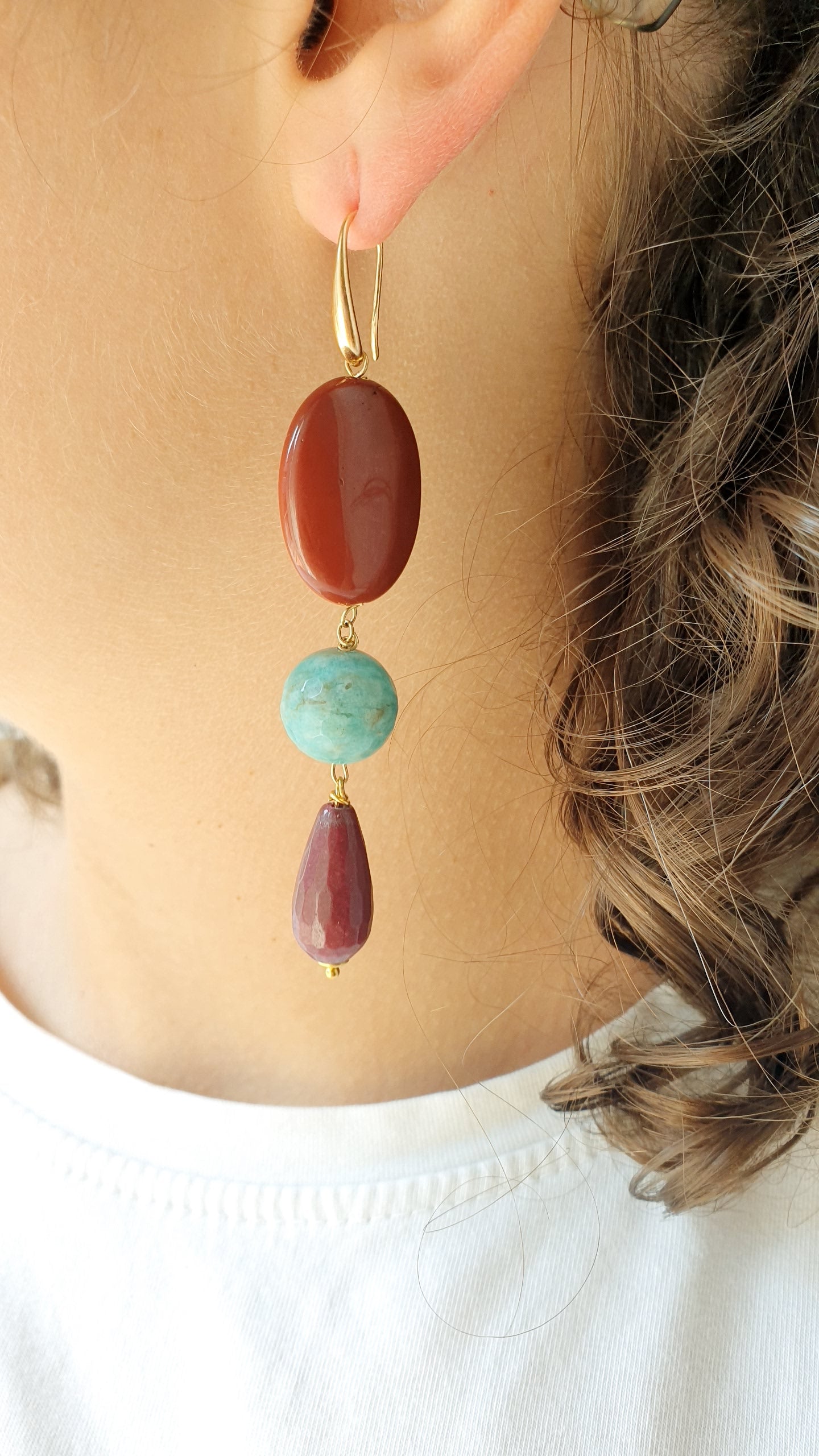 Lunghi orecchini  in amazonite, giada, mokaite