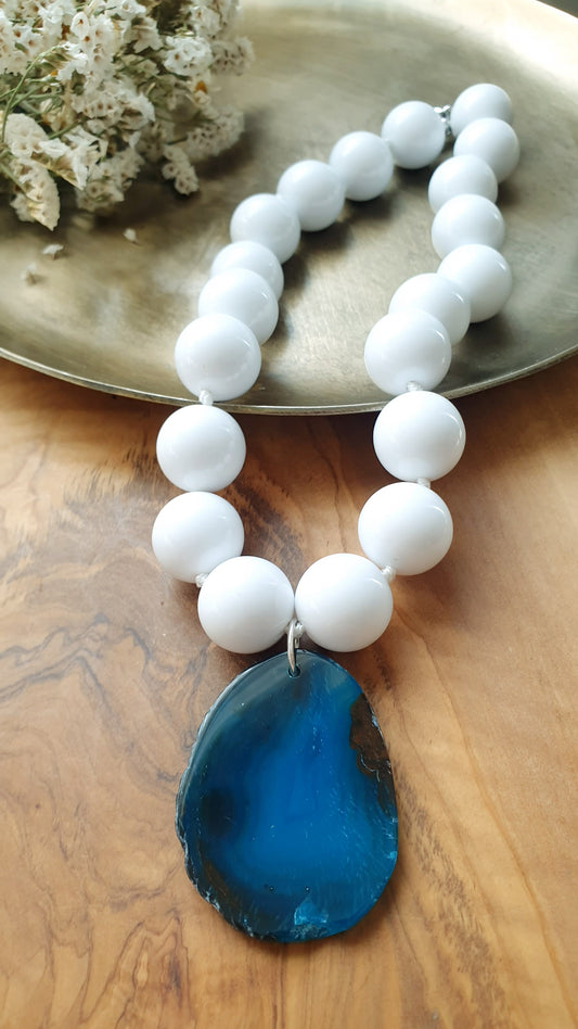 Collana in resina con fetta di agata