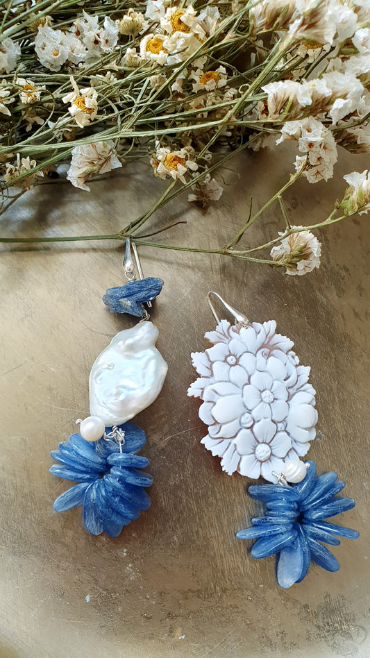 Splendidi orecchini in argento con cammeo, perla, cianite