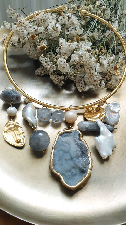 Girocollo dorato con agata concinas, agate, perle