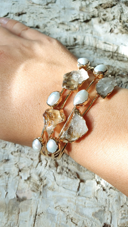 Bracciale in ottone con perle e druse