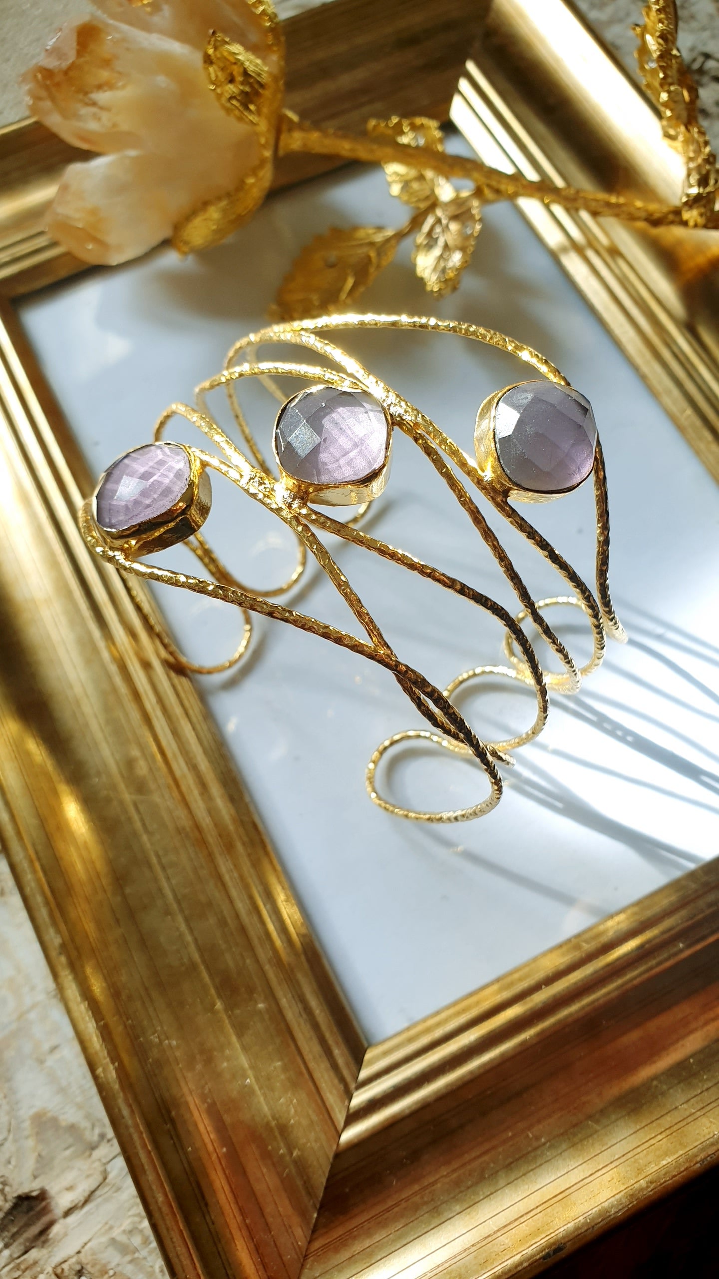 Bracciale a fascia in ottone con occhio di gatto