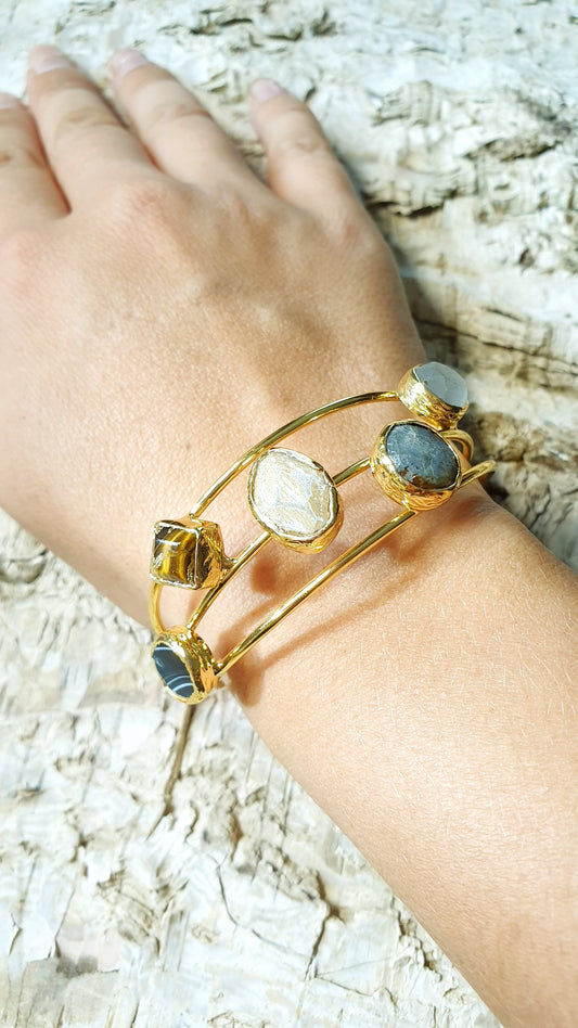 Bracciale in ottone con pietre dure