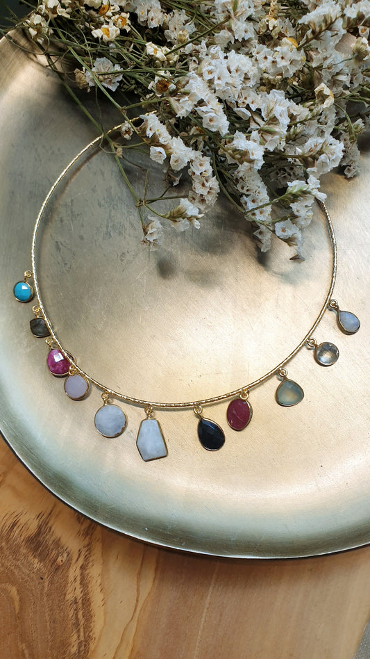 Girocollo in ottone con pietre dure