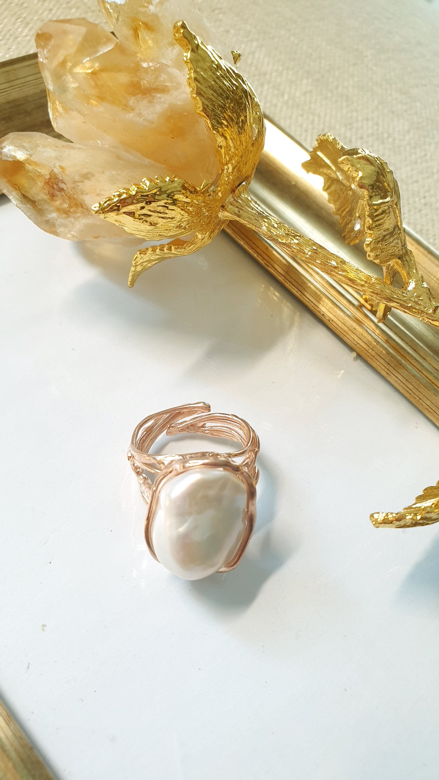 Bellissimo anello in argento con perla barocca