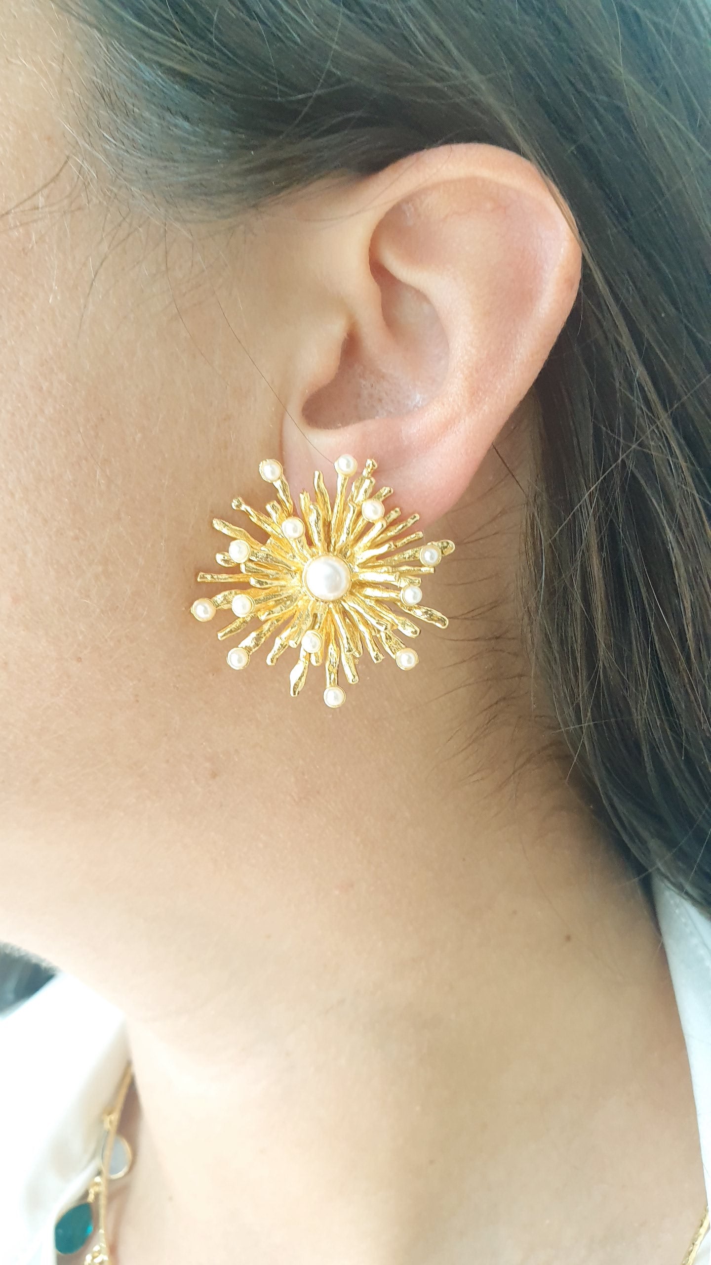 Orecchini in ottone con perle