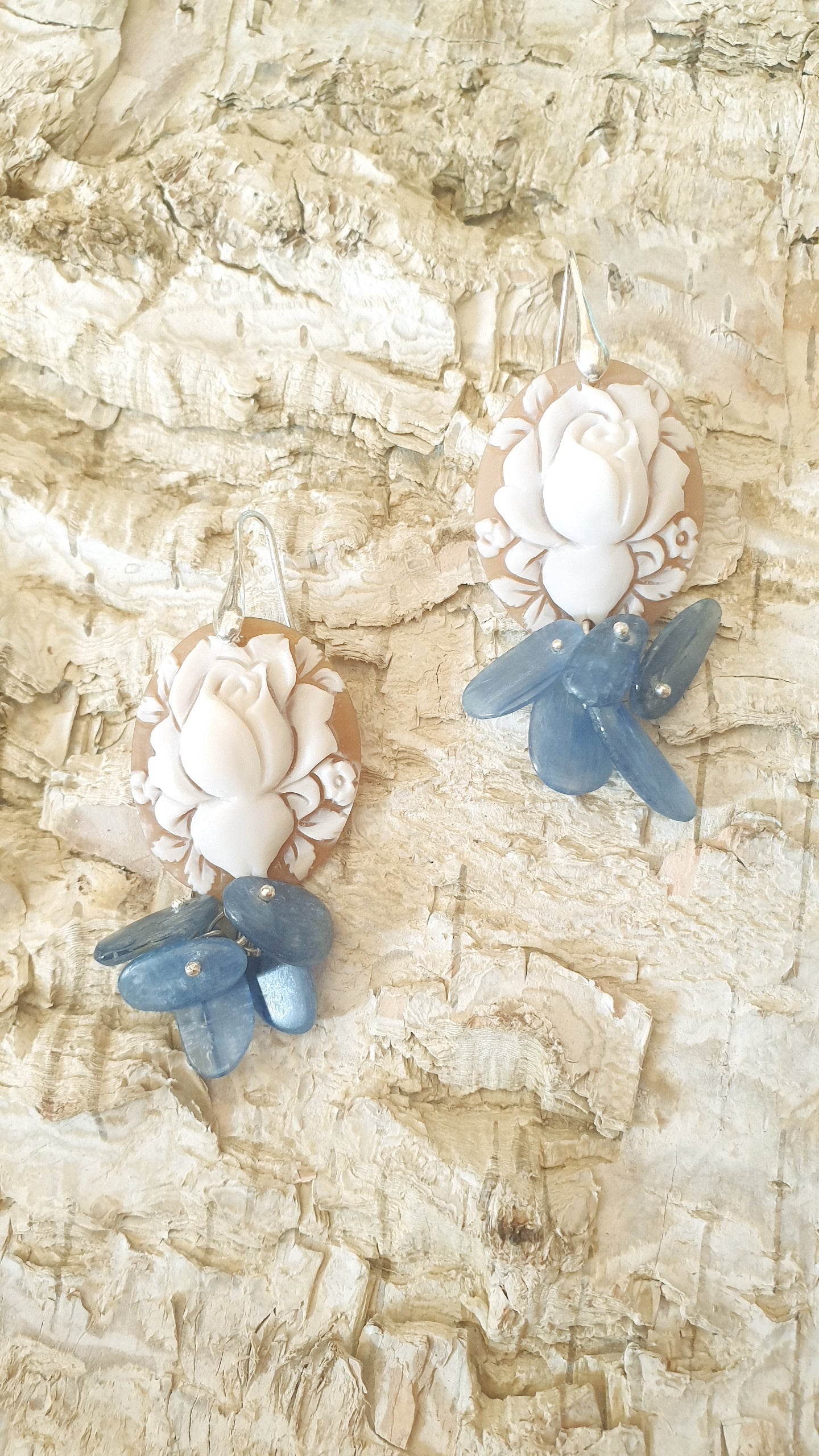 Orecchini in argento con cammei e cianite