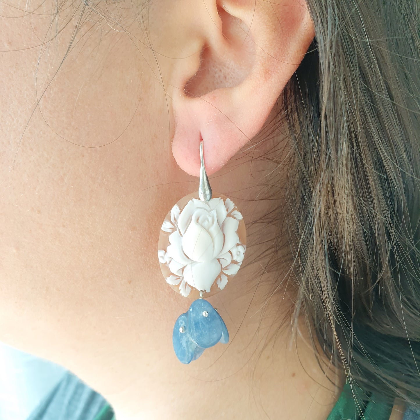 Orecchini in argento con cammei e cianite