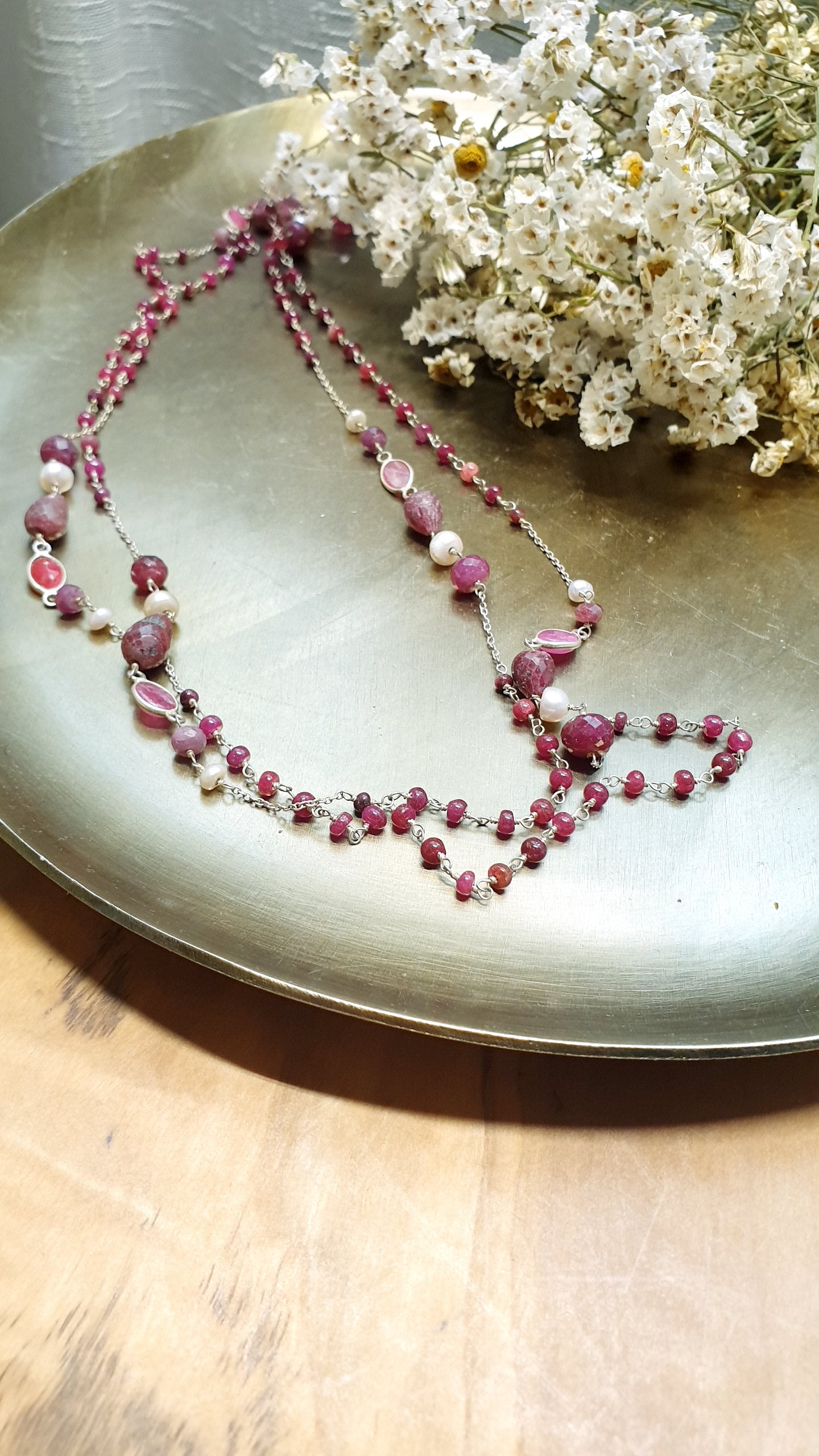 Lunga collana in argento con agate e perle di fiume