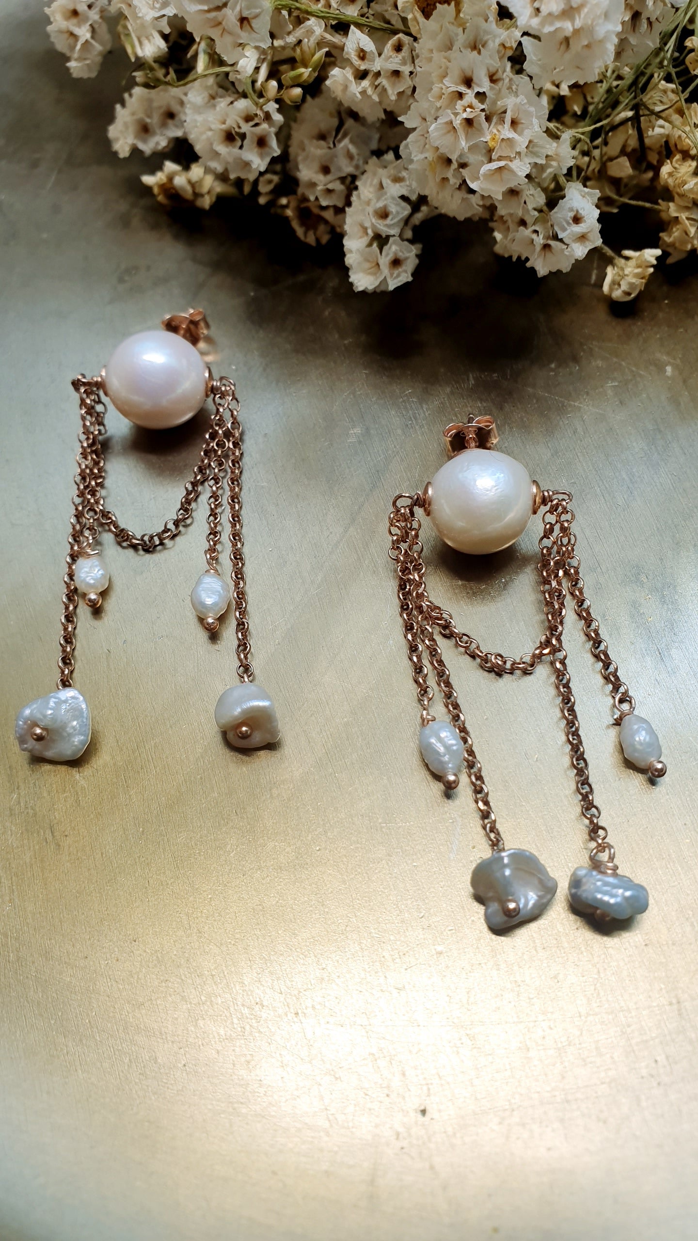 Orecchini in argento con perle barocche e fiume