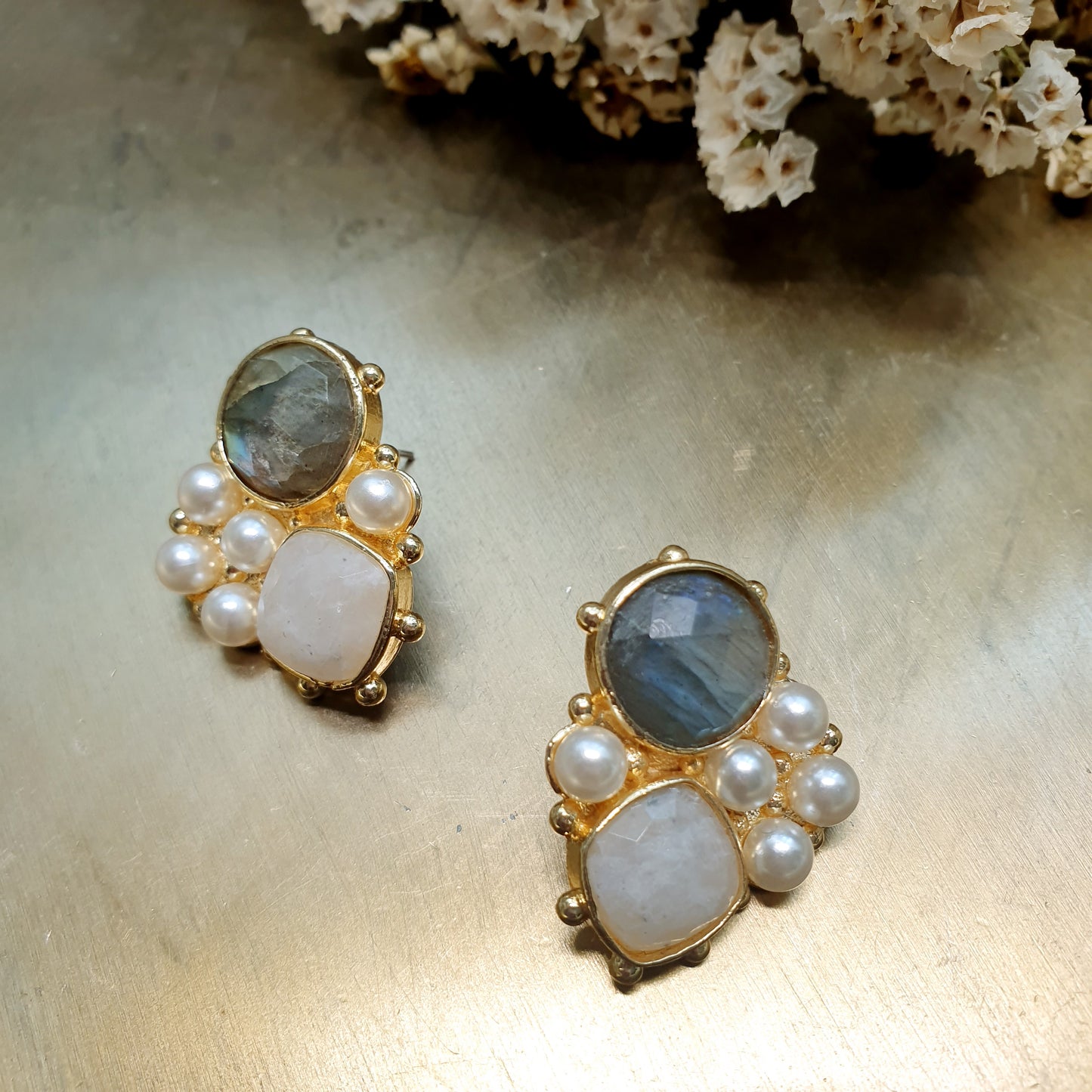 Orecchini in ottone con labradorite, quarzo citrino, perline