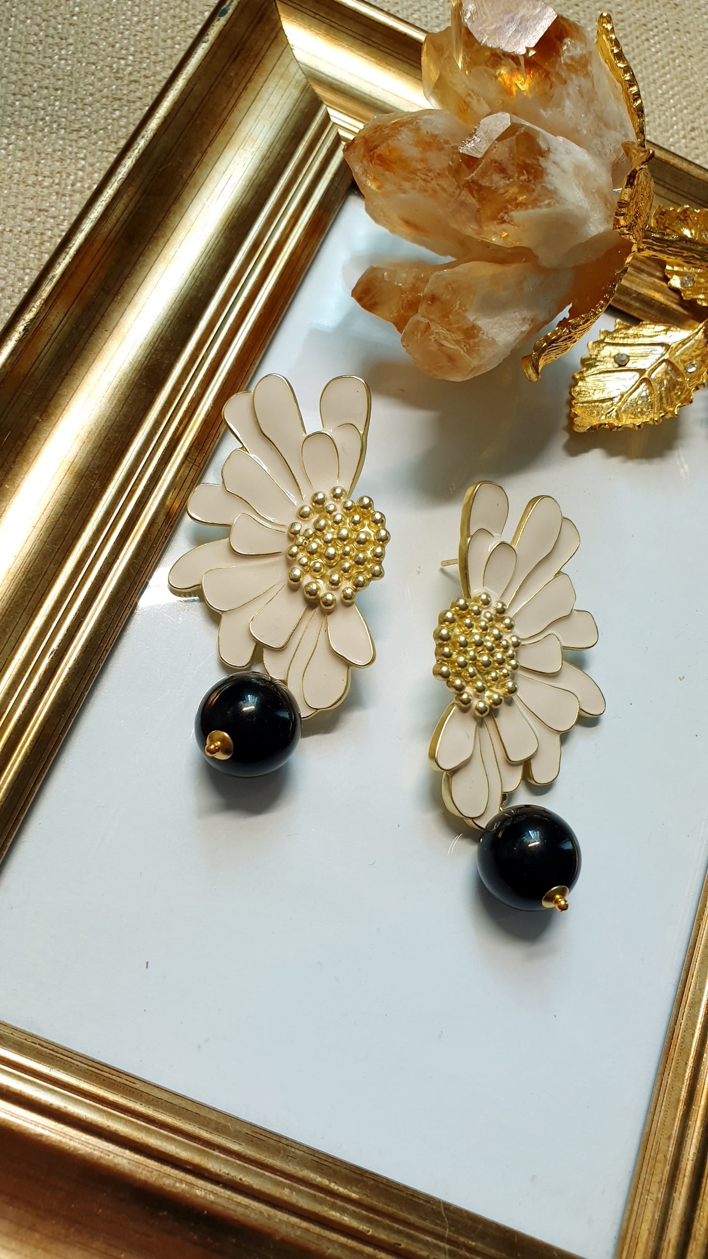 Grandi orecchini in ottone fiore con onice