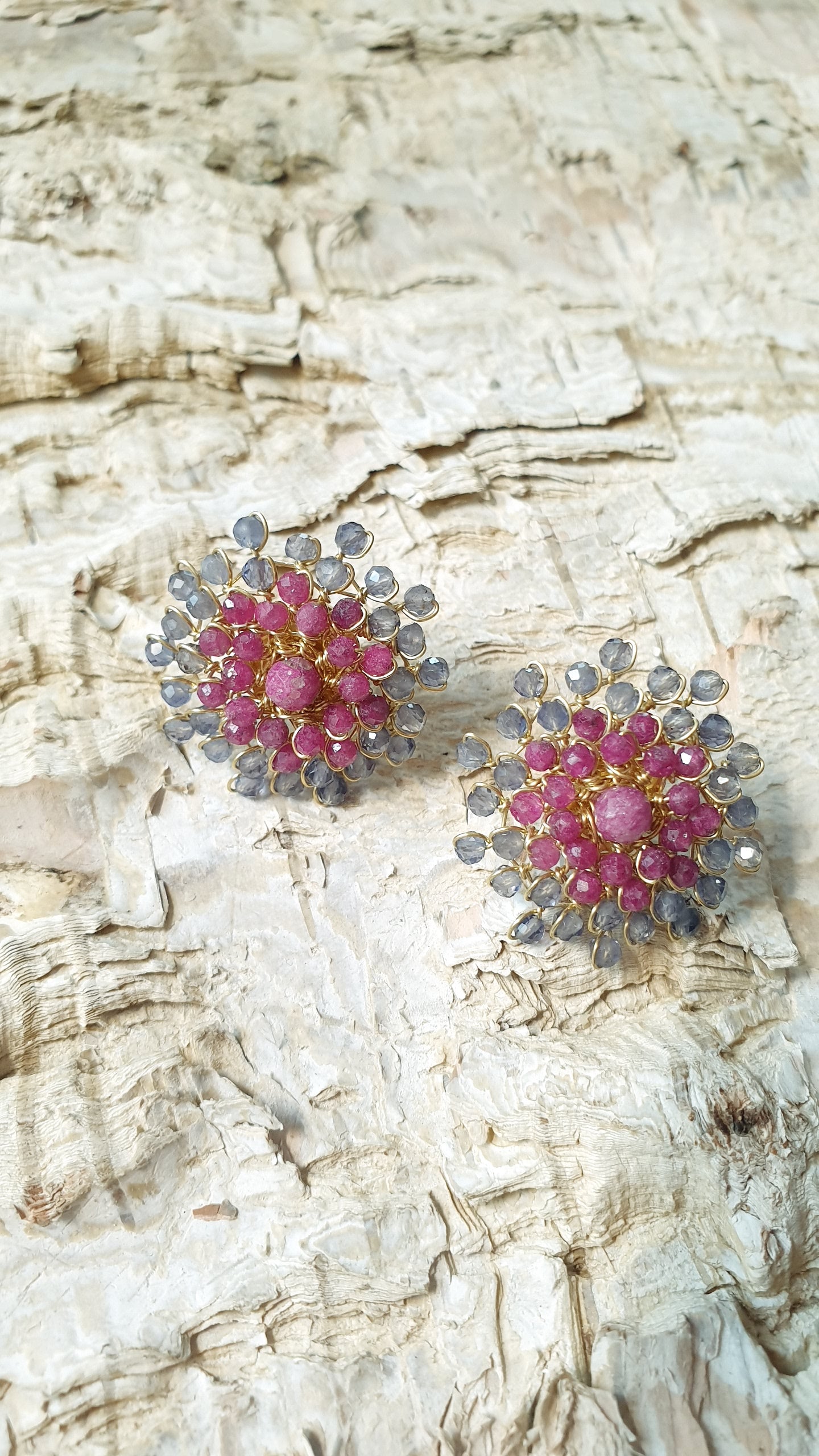 Splendidi orecchini in argento con labradorite, tormalina e rubino