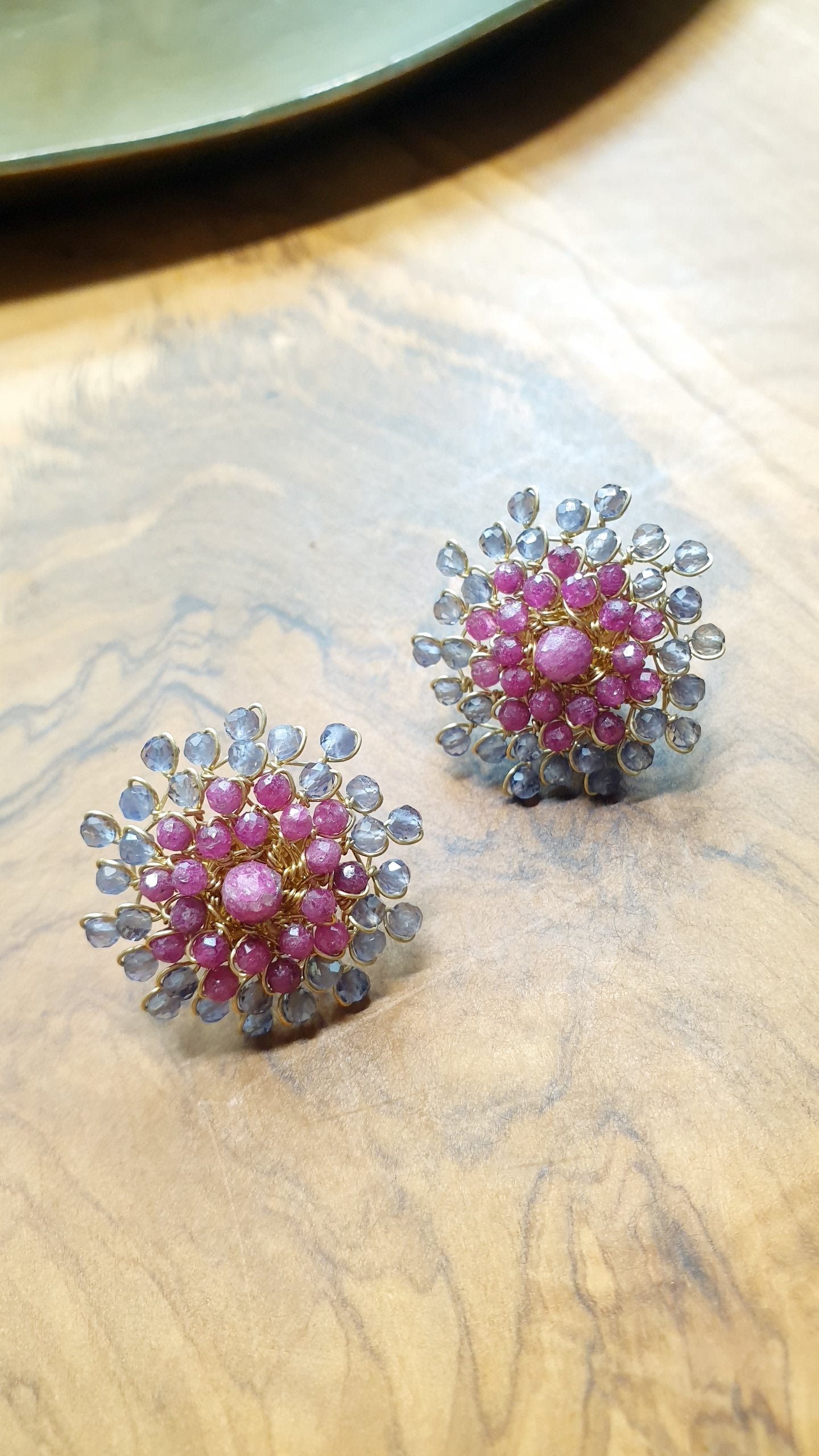 Splendidi orecchini in argento con labradorite, tormalina e rubino