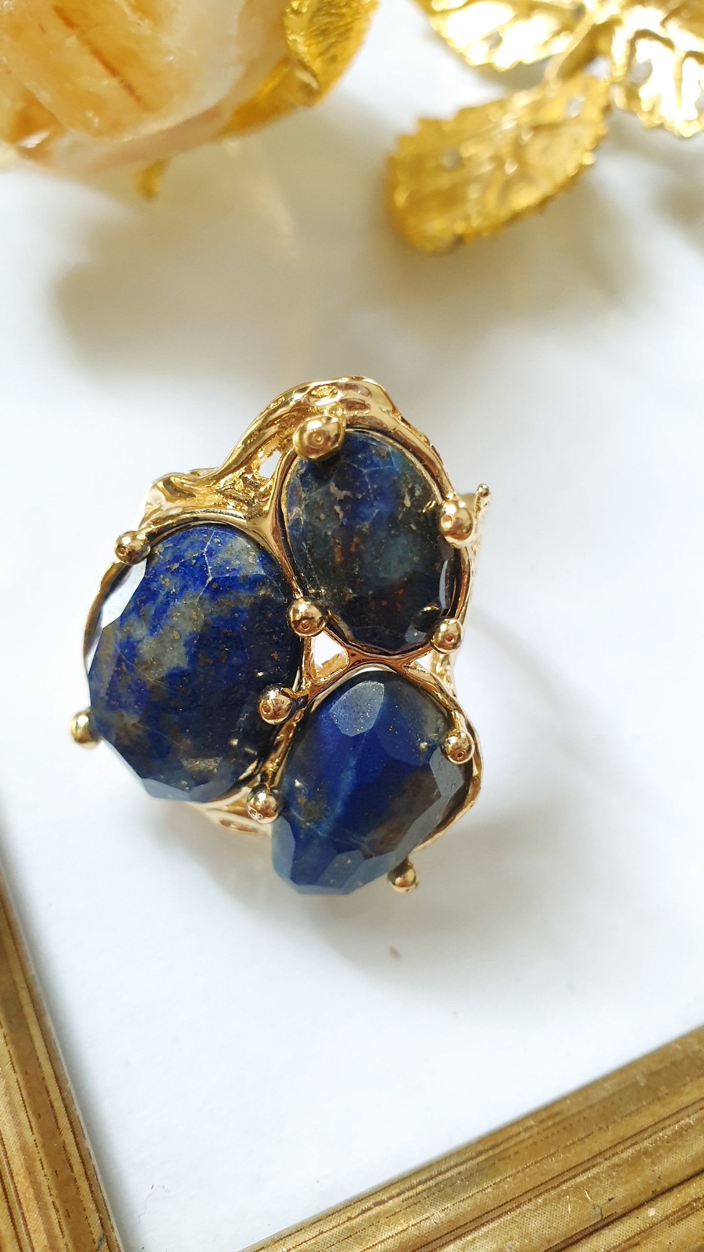 Anello in bronzo con lapislazzuli