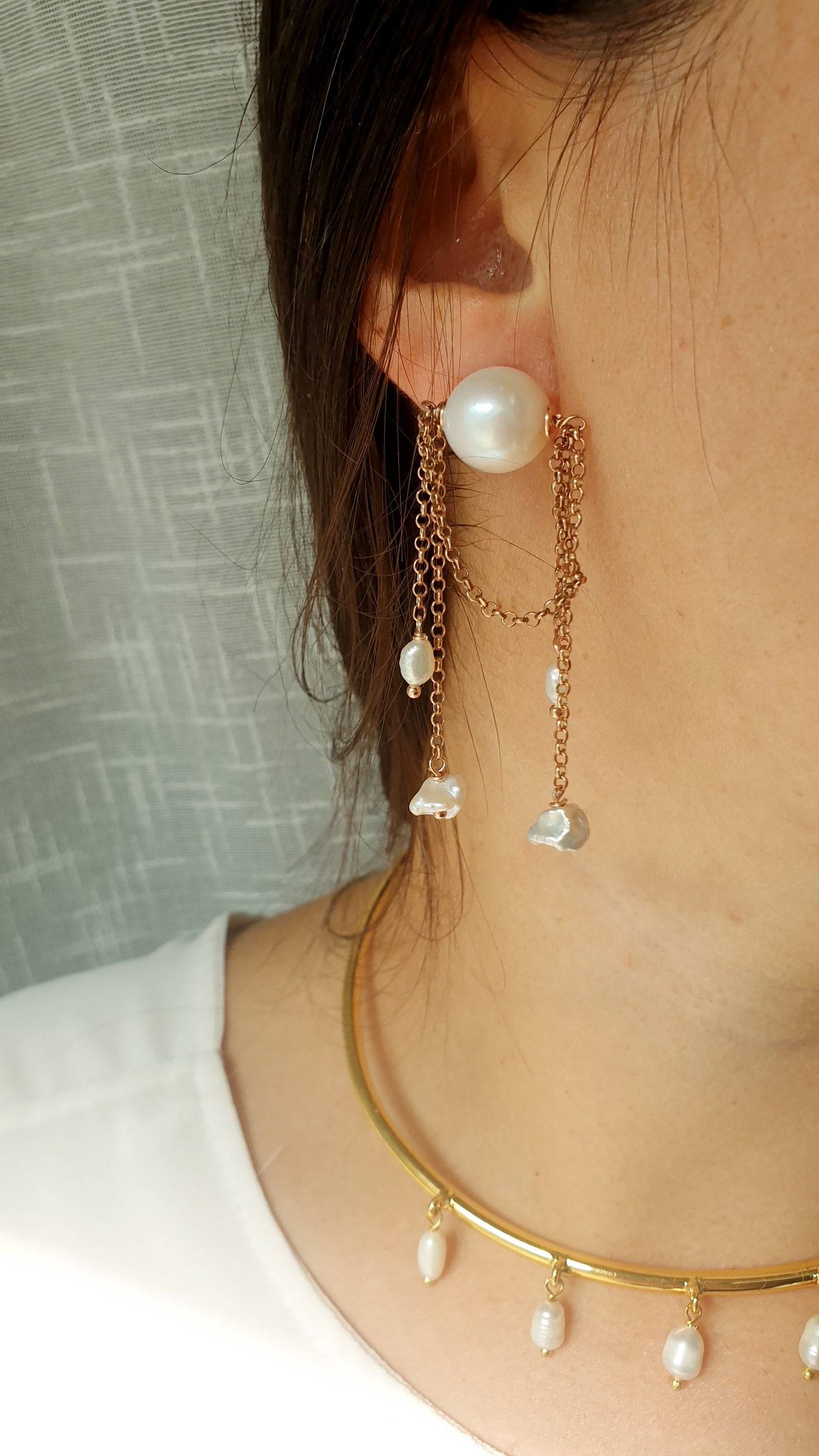 Orecchini in argento con perle barocche e fiume