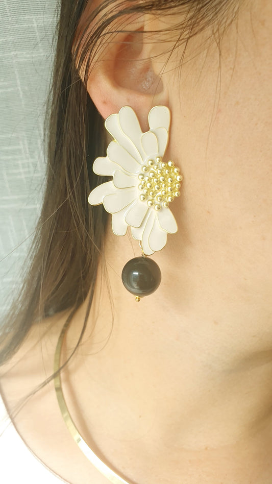 Grandi orecchini in ottone fiore con onice