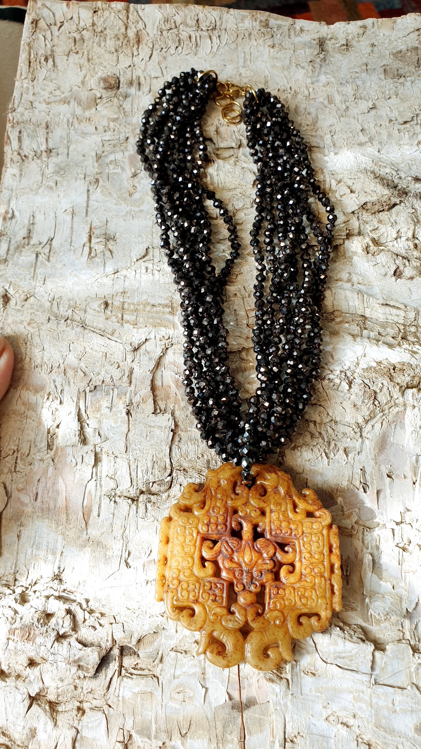 Girocollo di cristallini con giada itragliata