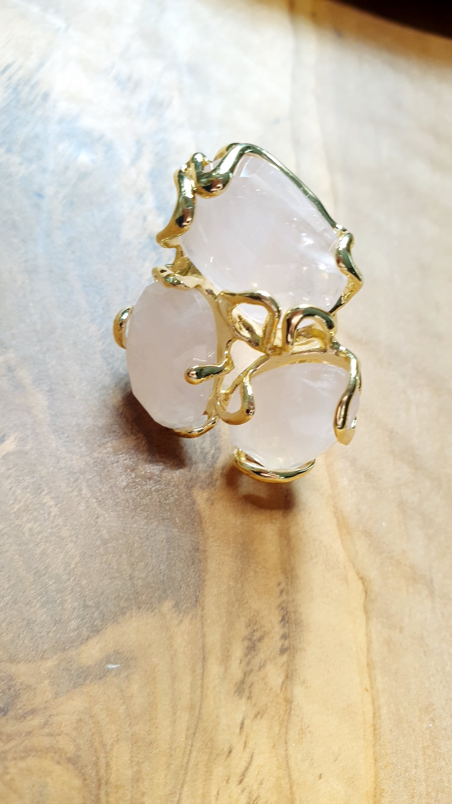 Anello in ottone con quarzo rosa