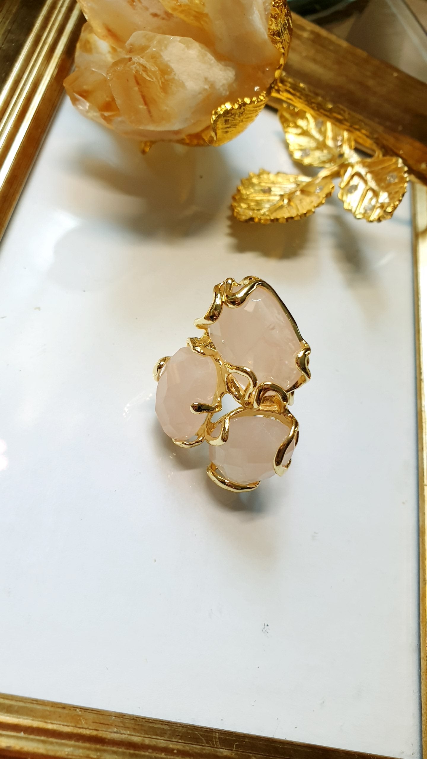 Anello in ottone con quarzo rosa