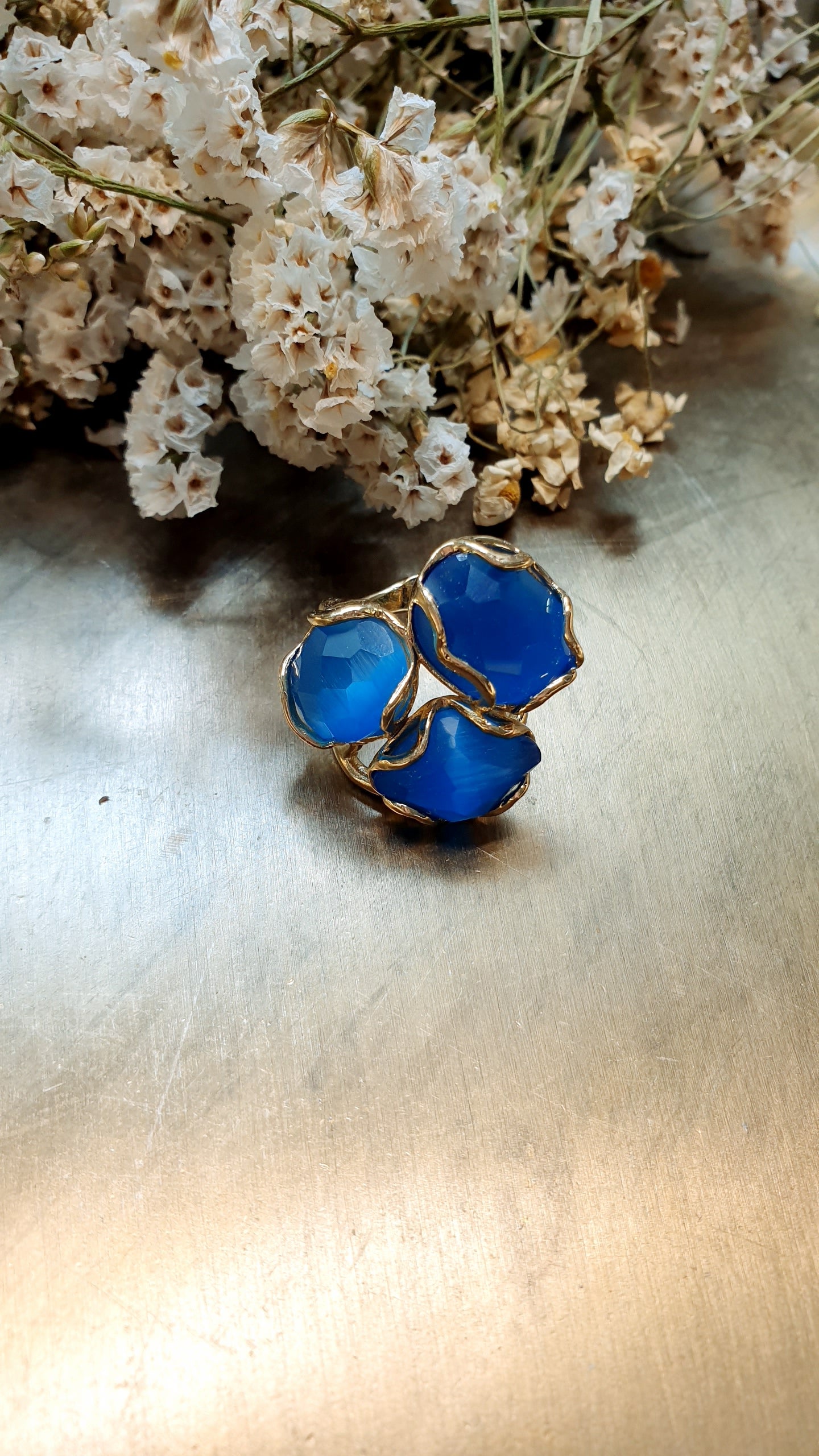 Anello in ottone con agata blu
