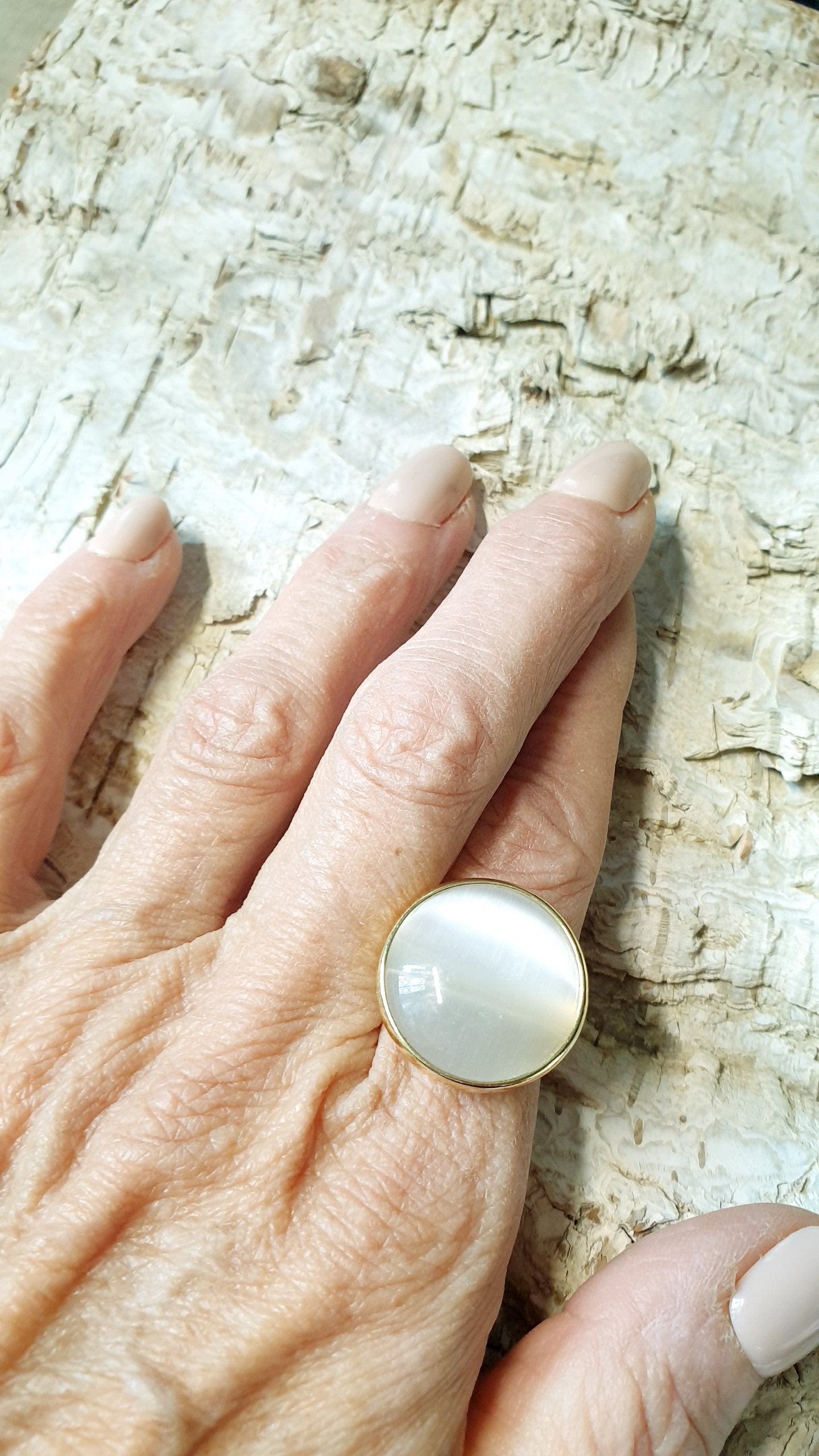 Anello in ottone con occhio di gatto