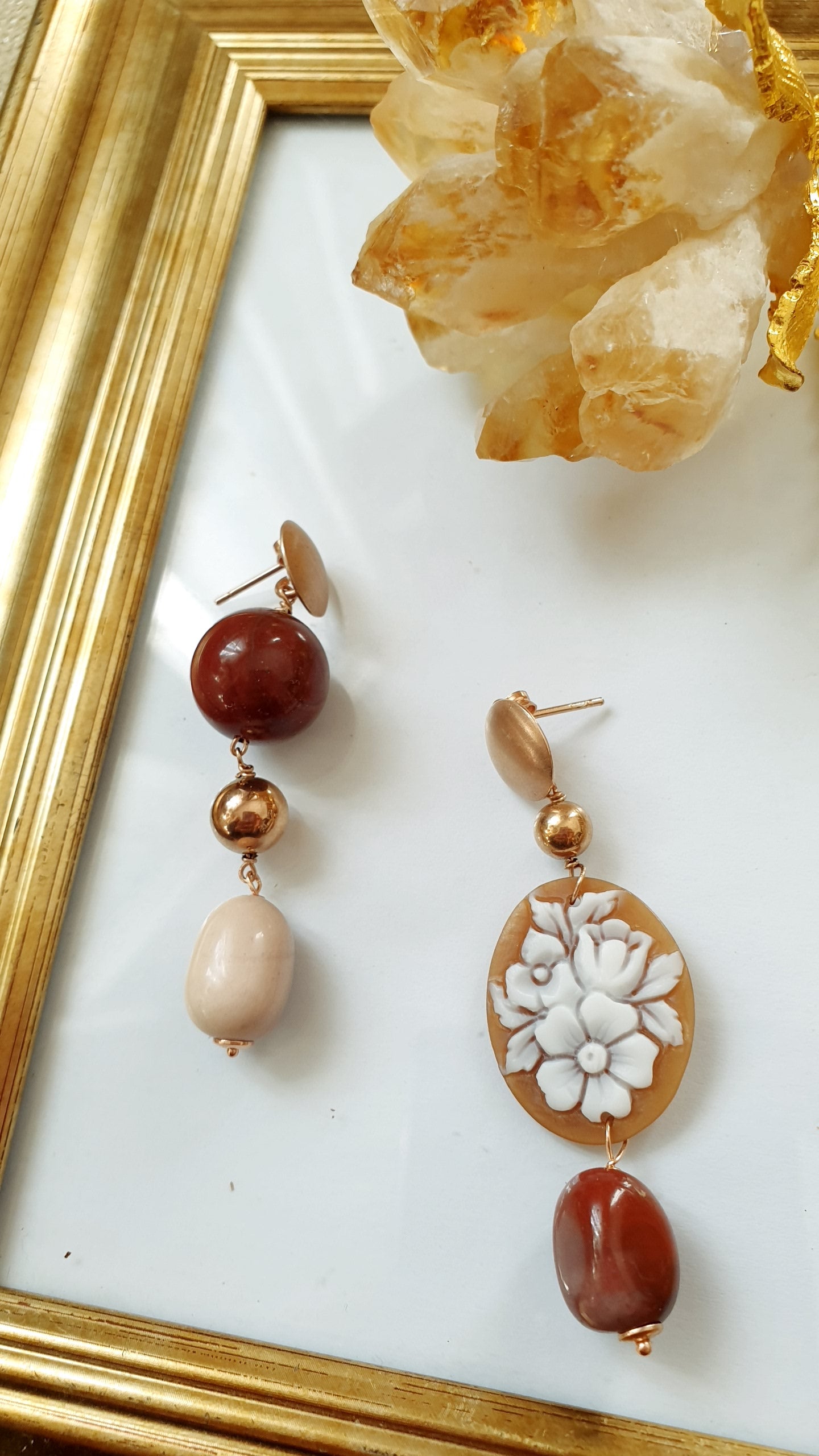 Orecchini in argento con cammeo e mokaite