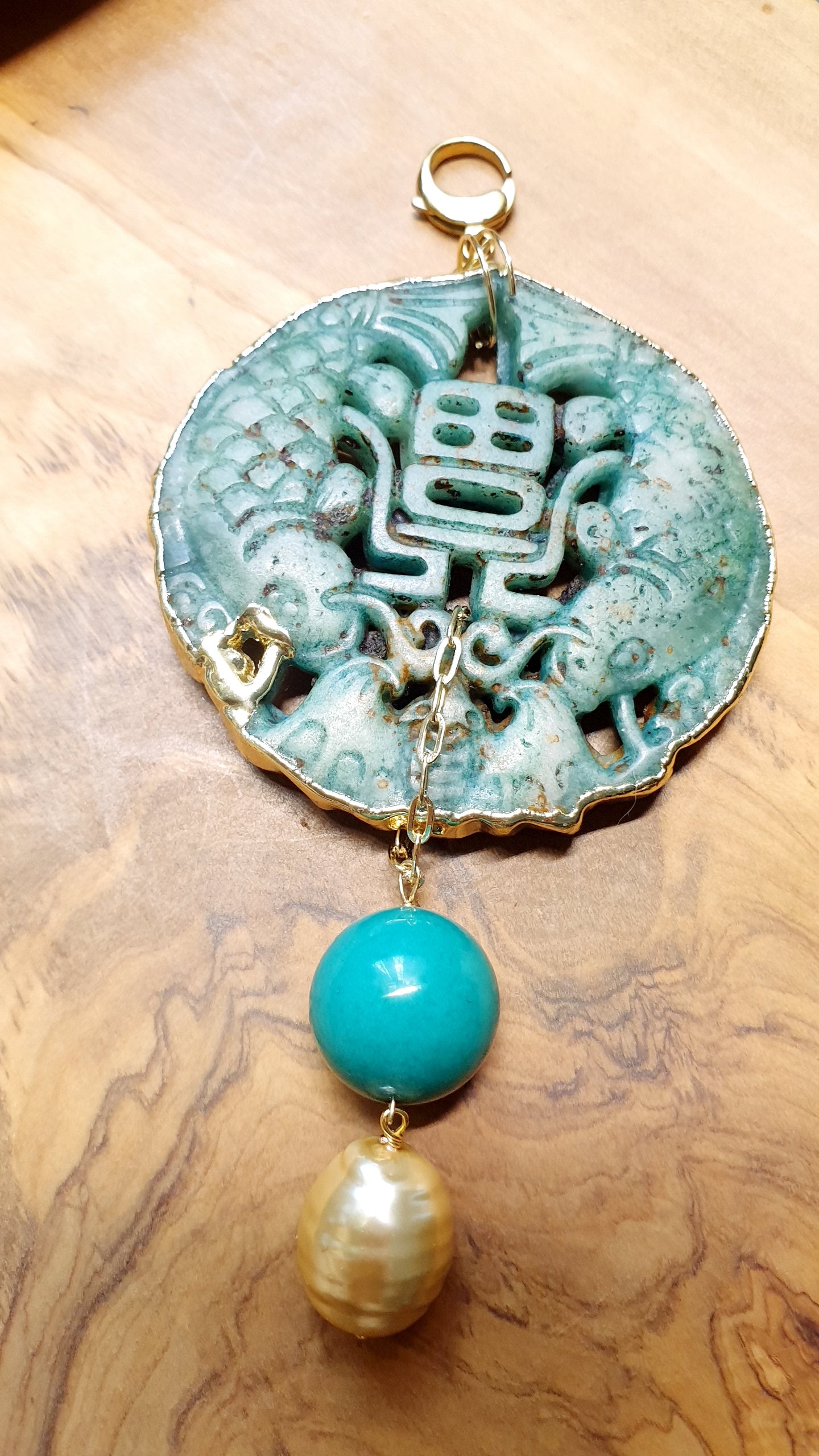 Ciondolo mala con giada, crisoprasio, perla di Maiorca